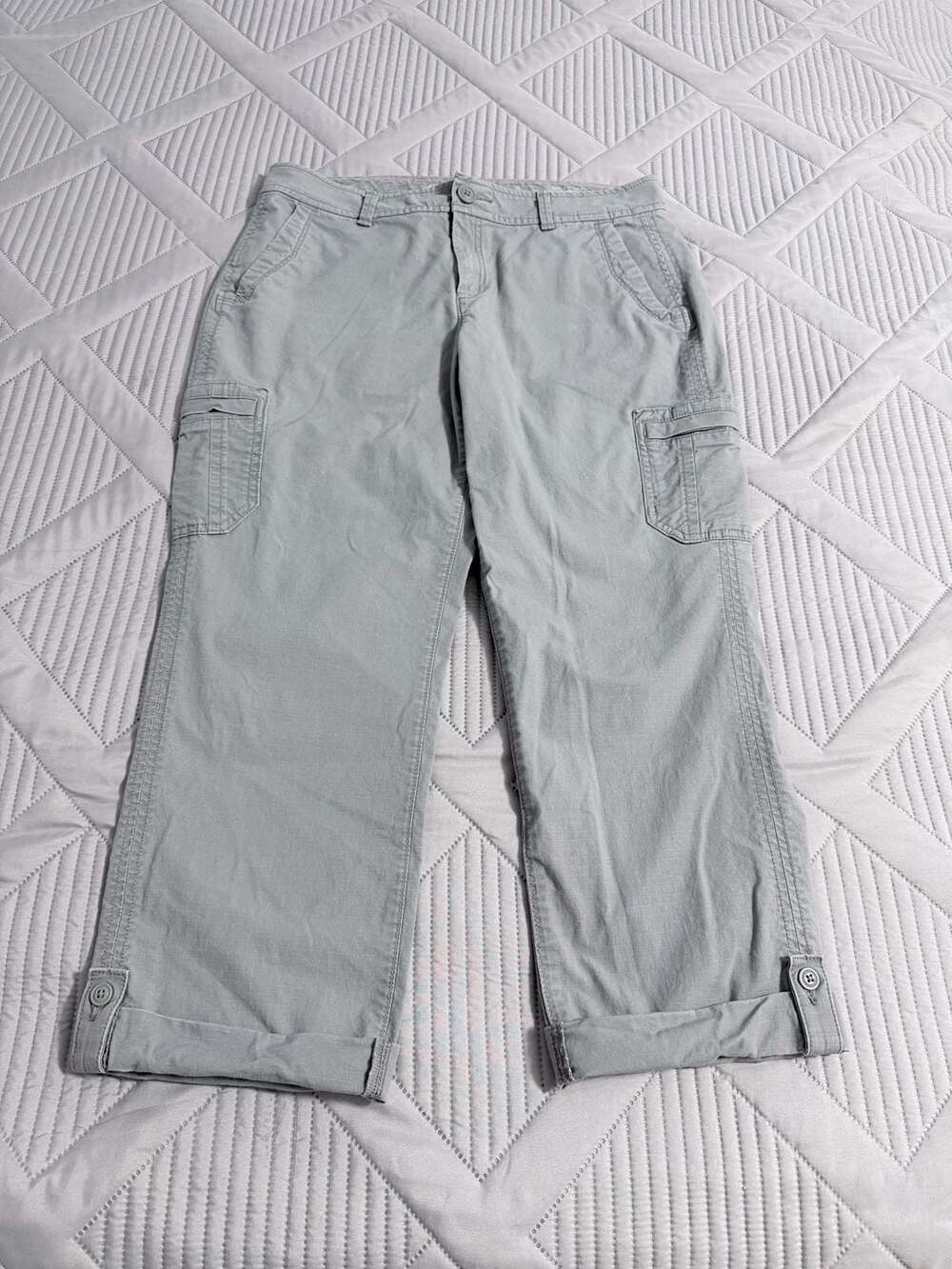 Eddie Bauer Women's Slightly Curvy Fit Crop Cargo Pants 8